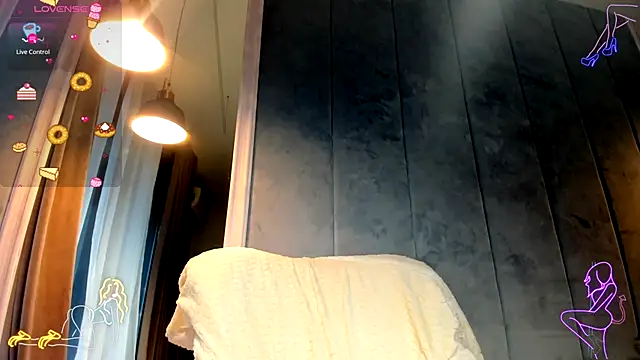 Snapshot of Sassy_Teen chatting on 8, 11, 2025 Sassy Teen online show from 8, 11, 2025