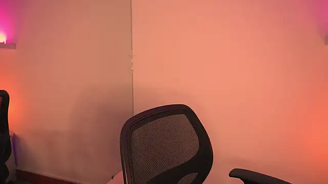 Gloomydoll online show from 6, 2, 2026