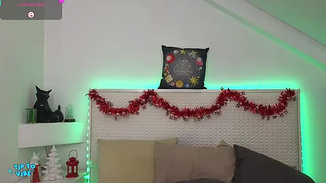 Snapshot of Eva_Rogers_ chatting on 1, 1, 2025 Eva Rogers online show from 1, 1, 2025