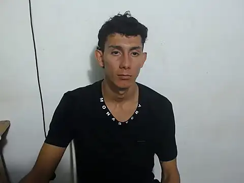 Snapshot of Sexy_boy1215 chatting on 21, 10, 2025 Sexy boy1215 online show from 21, 10, 2025