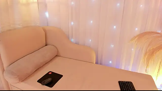 Snapshot of anniesweet02 chatting on 21, 9, 2025 anniesweet02 online show from 21, 9, 2025