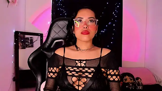 Snapshot of willow_poisson chatting on 6, 3, 2025 willow poisson online show from 6, 3, 2025