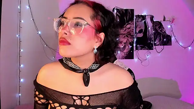 Snapshot of willow_poisson chatting on 22, 9, 2025 willow poisson online show from 22, 9, 2025