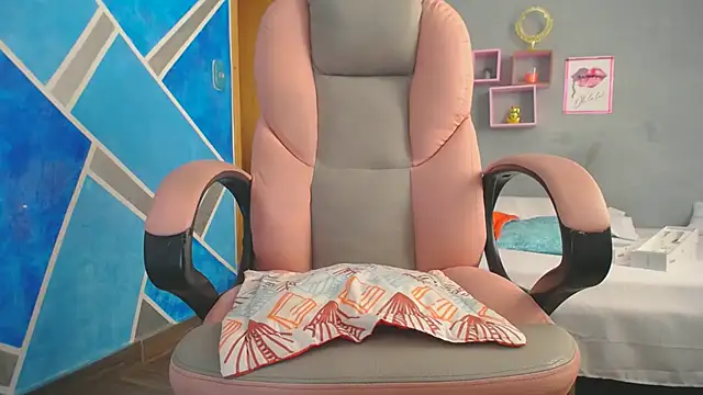 MeganMilF2 online show from 4, 2, 2025