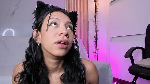 AdammClark1 online show from 13, 2, 2025