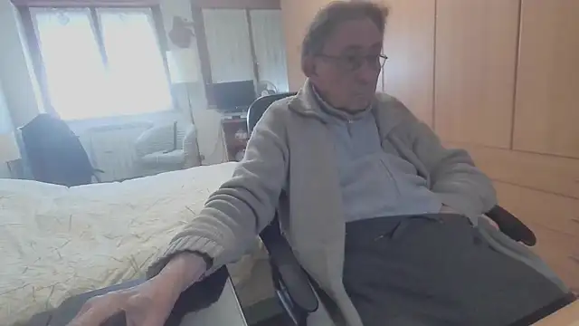 Snapshot of papillonhotofficial chatting on 2, 3, 2025 papillonhotofficial online show from 2, 3, 2025