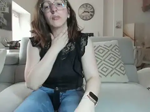 Snapshot of prunelle_sexy chatting on 14, 11, 2025 prunelle sexy online show from 14, 11, 2025