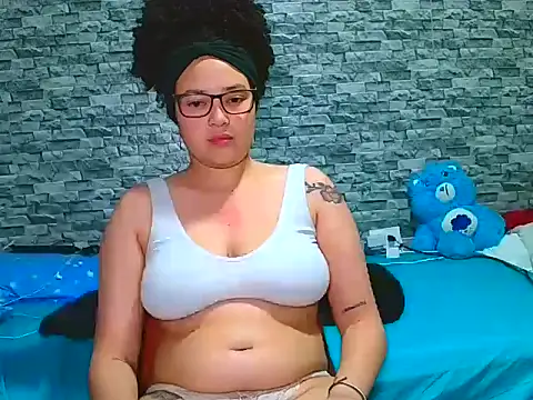 Snapshot of vanellope12 chatting on 7, 11, 2025 vanellope12 online show from 7, 11, 2025