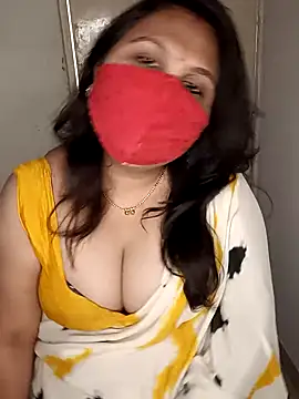 Snapshot of Love-priya chatting on 1, 2, 2025 Love-priya online show from 1, 2, 2025