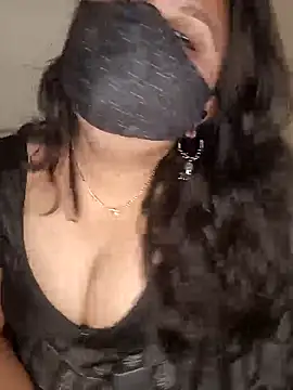 Snapshot of Love-priya chatting on 6, 3, 2025 Love-priya online show from 6, 3, 2025