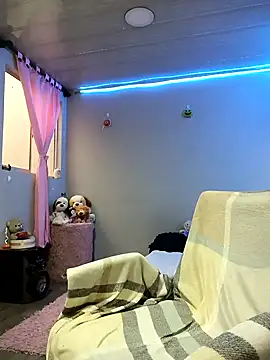 Snapshot of KATYGONZALEZ chatting on 4, 1, 2025 KATYGONZALEZ online show from 4, 1, 2025