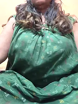 CUTE SOPHIA- online show from 1, 3, 2025