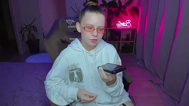 HelloRoxy online show from 3, 12, 2024