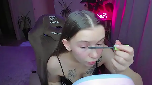 HelloRoxy online show from 5, 12, 2024