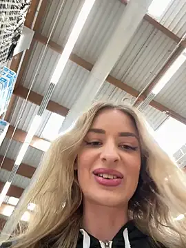 Snapshot of EvieEvans chatting on 21, 2, 2025 EvieEvans online show from 21, 2, 2025