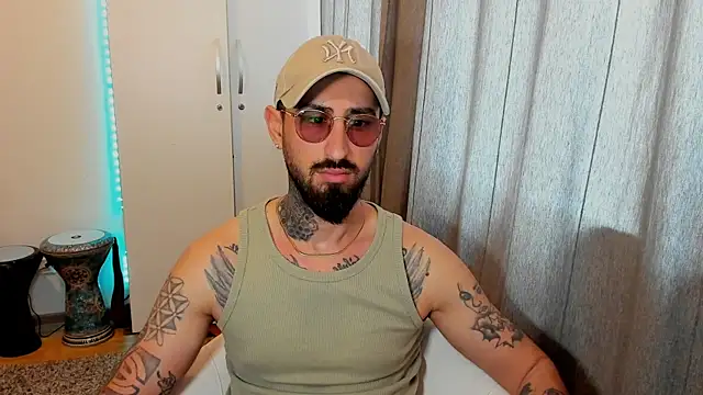 Baddfuckerr online show from 30, 1, 2025
