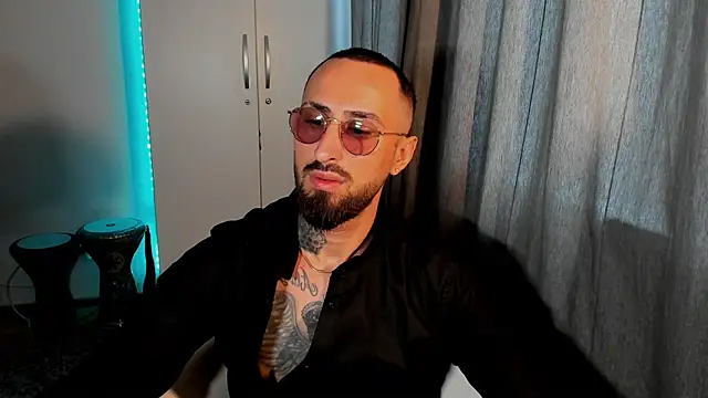 Baddfuckerr online show from 3, 2, 2025