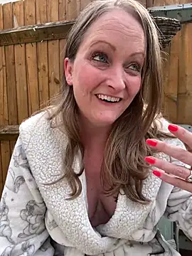 HoneyBluex online show from 16, 4, 2026