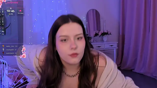 CoralineKeyns online show from 12, 2, 2025