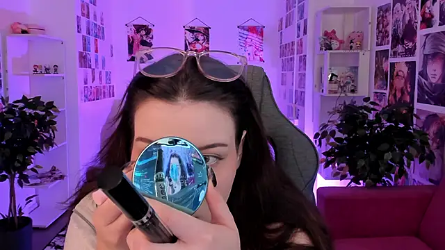 CoralineKeyns online show from 10, 11, 2025