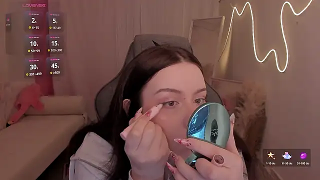 CoralineKeyns online show from 12, 2, 2026