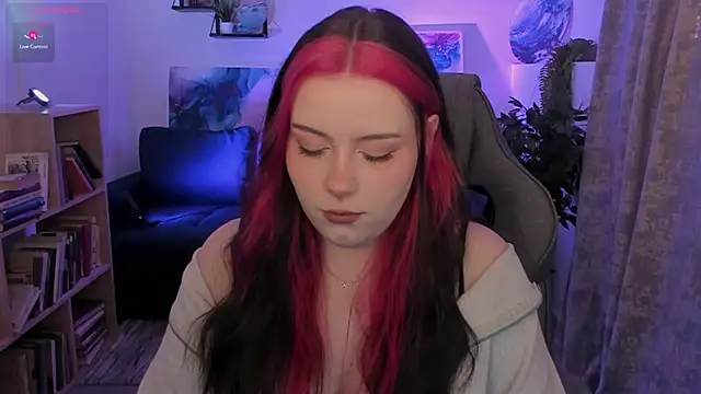 CoralineKeyns online show from 25, 3, 2026