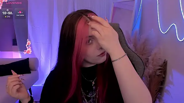 CoralineKeyns online show from 5, 6, 2026