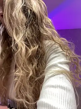 Snapshot of Lunalikaiya chatting on 18, 11, 2025 Lunalikaiya online show from 18, 11, 2025