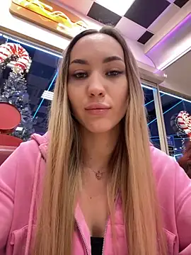 Snapshot of Lunalikaiya chatting on 19, 11, 2025 Lunalikaiya online show from 19, 11, 2025