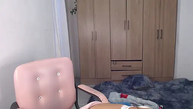 fairylatin222 online show from 25, 2, 2025