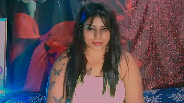 Snapshot of RoyalIndianCreamPuff chatting on 6, 2, 2025 RoyalIndianCreamPuff online show from 6, 2, 2025