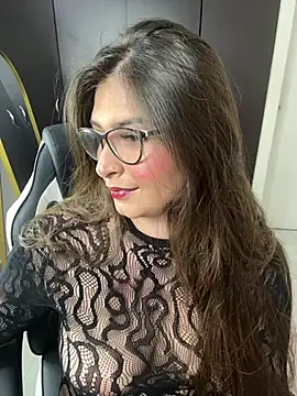 adara lennox online show from 23, 7, 2026