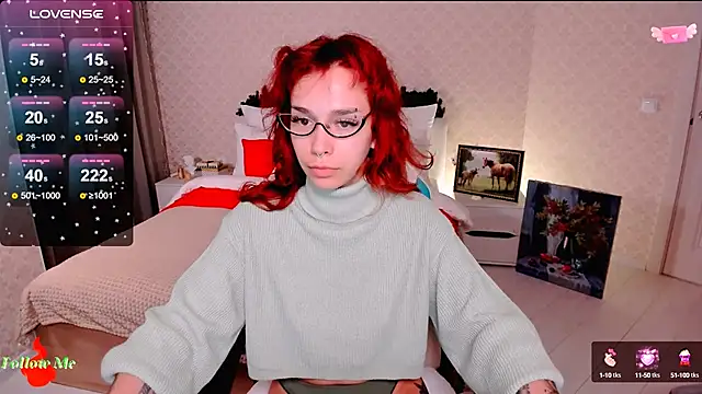 Snapshot of LeylaNoiry chatting on 2, 1, 2025 LeylaNoiry online show from 2, 1, 2025