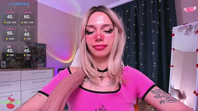 Snapshot of LeylaNoiry chatting on 16, 3, 2025 LeylaNoiry online show from 16, 3, 2025