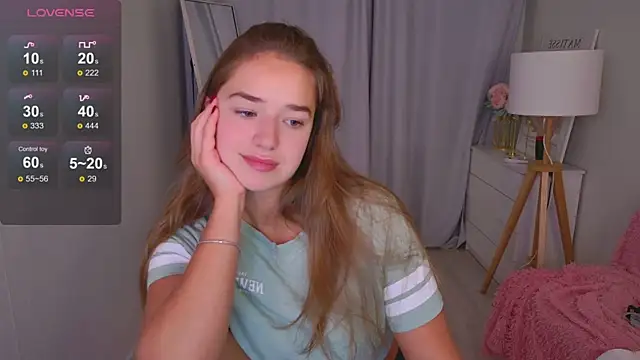 Snapshot of LovelyJessie chatting on 28, 4, 2026 LovelyJessie online show from 28, 4, 2026