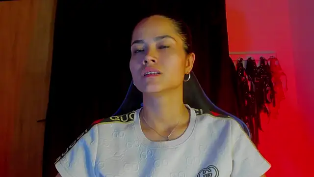 Snapshot of scarlet-kennedy98 chatting on 5, 11, 2025 scarlet-kennedy98 online show from 5, 11, 2025