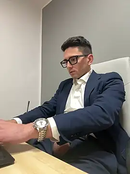 Snapshot of masterboss_ chatting on 4, 3, 2025 masterboss  online show from 4, 3, 2025