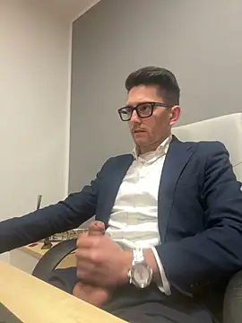 Snapshot of masterboss_ chatting on 6, 3, 2025 masterboss  online show from 6, 3, 2025