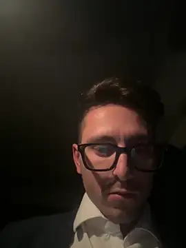 Snapshot of masterboss_ chatting on 21, 10, 2025 masterboss  online show from 21, 10, 2025