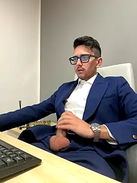 Snapshot of masterboss_ chatting on 7, 11, 2025 masterboss online show from 7, 11, 2025