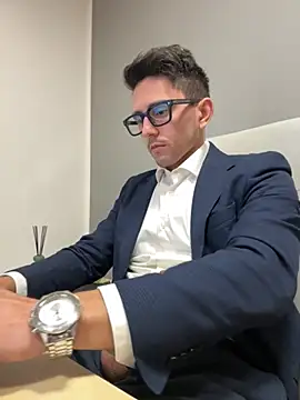 Snapshot of masterboss_ chatting on 13, 11, 2025 masterboss online show from 13, 11, 2025