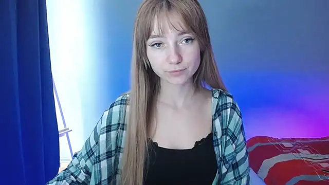 Snapshot of LuciaYoung chatting on 28, 1, 2025 LuciaYoung online show from 28, 1, 2025