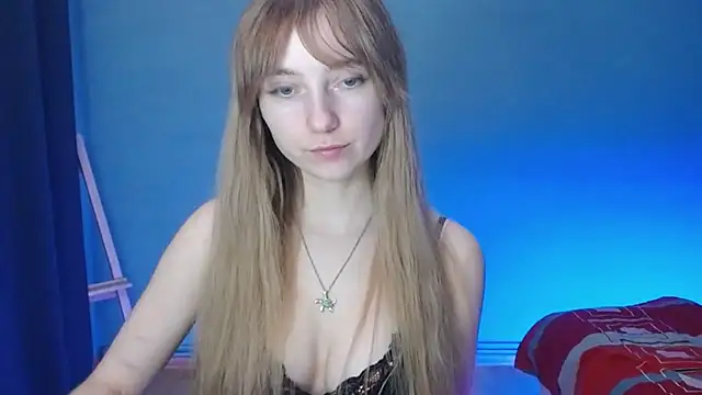 Snapshot of LuciaYoung chatting on 30, 1, 2025 LuciaYoung online show from 30, 1, 2025