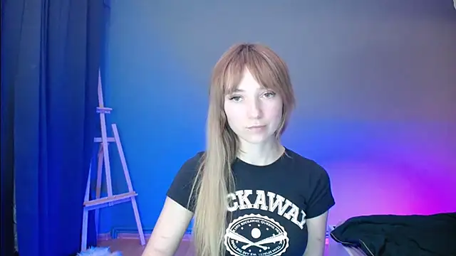 Snapshot of LuciaYoung chatting on 7, 3, 2025 LuciaYoung online show from 7, 3, 2025