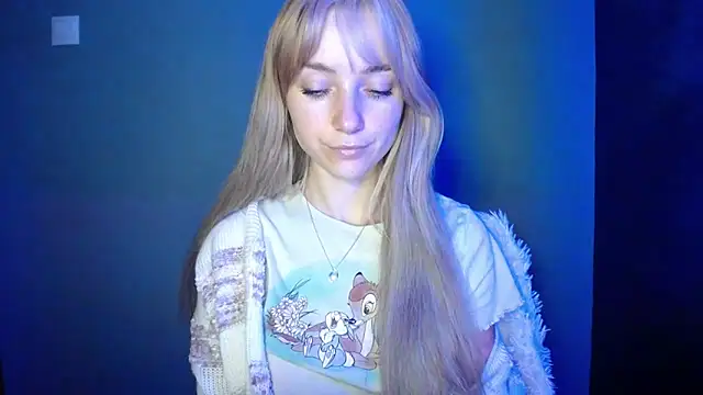 Snapshot of LuciaYoung chatting on 29, 9, 2025 LuciaYoung online show from 29, 9, 2025