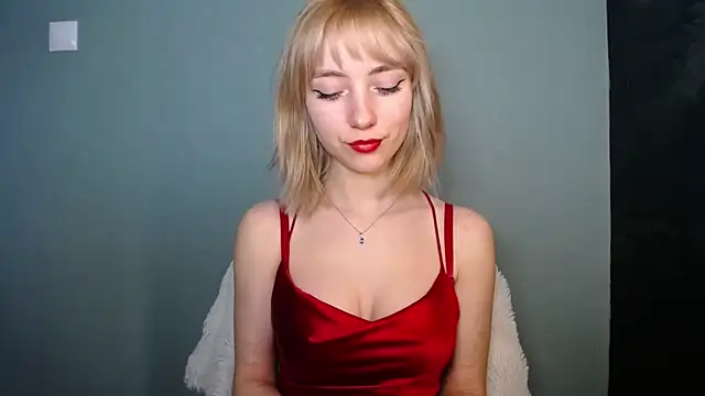 LuciaYoung online show from 8, 3, 2026