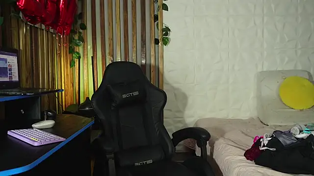 Snapshot of argiee_taylorxs2 chatting on 1, 2, 2025 argiee taylorxs2 online show from 1, 2, 2025