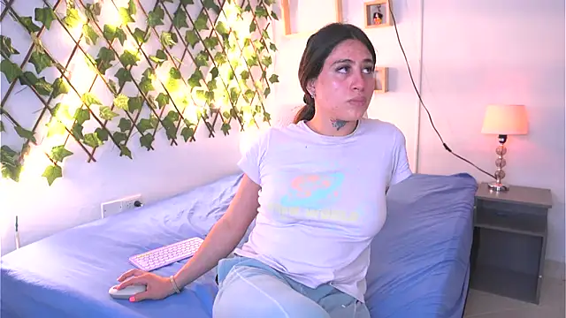 Snapshot of argiee_taylorxs2 chatting on 26, 9, 2025 argiee taylorxs2 online show from 26, 9, 2025