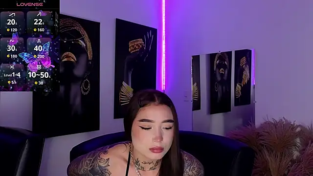 Snapshot of _brenna_hanson chatting on 8, 11, 2025 brenna hanson online show from 8, 11, 2025