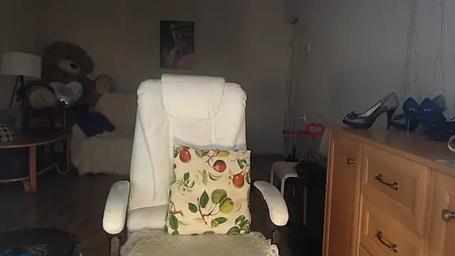 Snapshot of V-Alice chatting on 10, 9, 2025 V-Alice online show from 10, 9, 2025